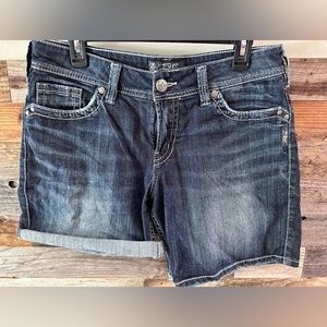 Silver Suki Mid Rise Short Size 32